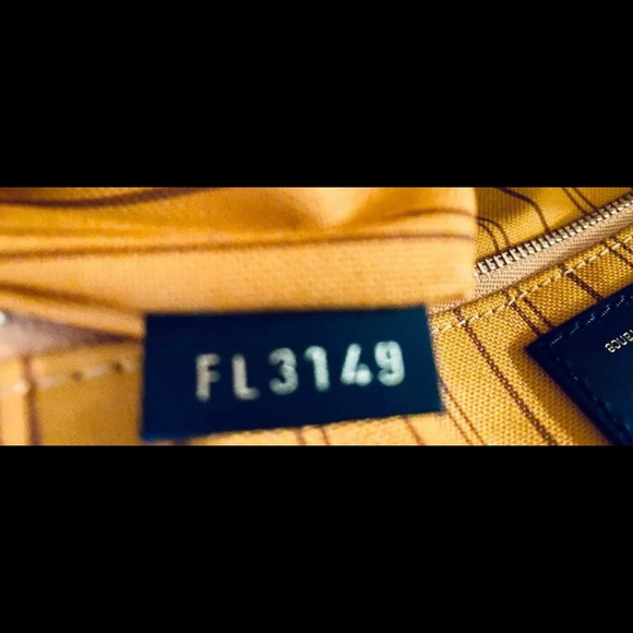 LOUIS VUITTON Jungle OnTheGo GM NWT Monogram Tote - LIMITED EDITION 2019 - Picture 8 of 14